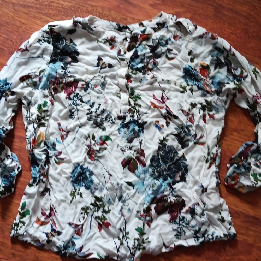 Floral‎ blouse - Picture 2 of 7